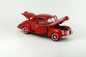 Motormax 1940 Ford Deluxe 1:18 ölçek model araba