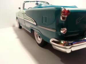 Welly 1955 Oldsmobile Super 88 1:24 Diecast Model Araba