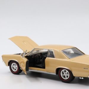 Welly 1965 Pontiac GTO 1:24 diecast model araba