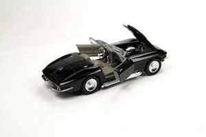 Motormax 1967 Corvette 1:24 diecast model araba