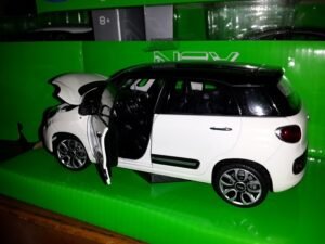 Welly 2013 Fiat 500L 1:24 Ölçek Diecast Model Araba