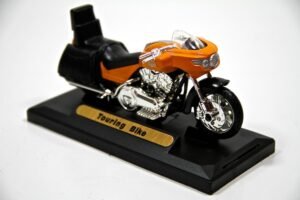 Motormax 1:18 Touring Bike diecast metal motosiklet ön görünüm