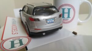 Maisto Infiniti FX45 1:24 ölçek diecast metal model araba