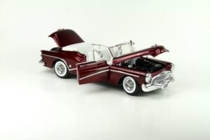 Motormax 1:18 1953 Buick Skylark Diecast Model Araba