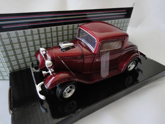 Motormax 1932 Ford Coupe 1/24 Model Araba Maket Oyuncak Amerikan Klasik Araba Maketi 1/24 Diecast Model Car 1:24 Ölçek Hobi Oyuncak hayran models