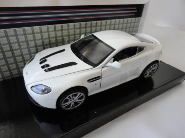 Motormax 1:24 Aston Martin V12 Vantage Model Araba Maket Oyuncak Diecast Model Car Hobi Oyuncak hayran models