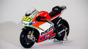 Ducati Desmosedici GP12 Valentino Rossi Maisto Diecast Hobby 1 18 Ã–lÃ§ek Motosiklet Motor cycles Metal Hobi Model Maket hayran models