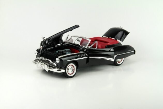 1949 Buick Roadmaster 1:18 Diecast Model Araba