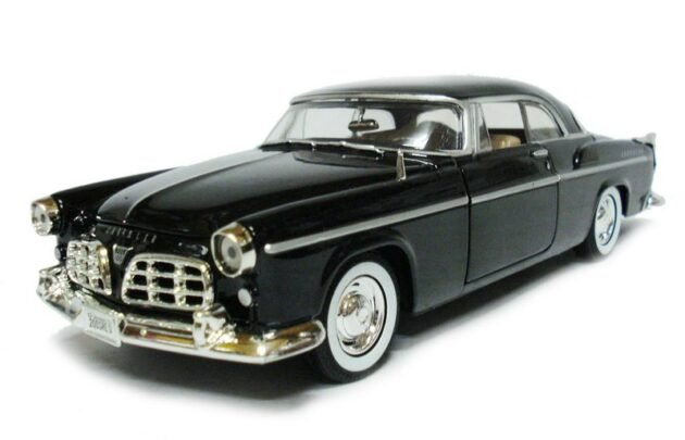 Motormax 1955 Chrysler C300 1:24 diecast model araba