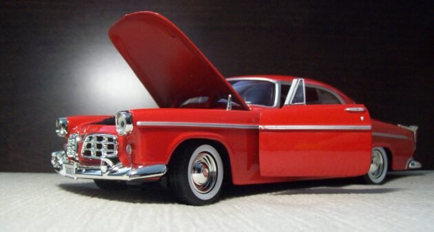 Motormax 1955 Chrysler C300 1:24 diecast model araba