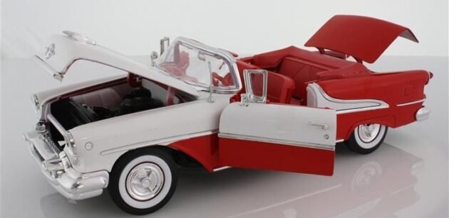 Welly 1955 Oldsmobile Super 88 1:24 Diecast Model Araba