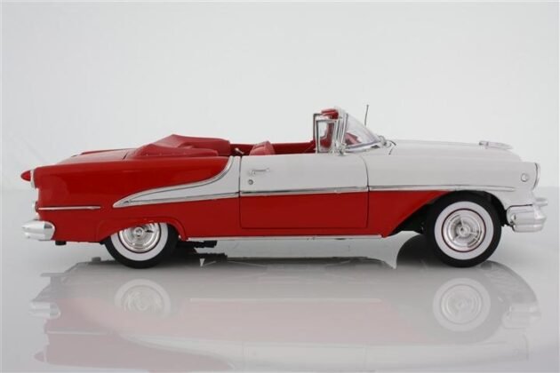 Welly 1955 Oldsmobile Super 88 1:24 Diecast Model Araba