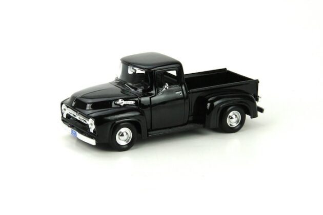 Motormax 1:24 1956 Ford F-100 Pickup Diecast Model Araba