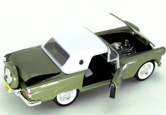 Motormax 1956 Ford thunderbird 1:24 diecast model araba | Hayran Model