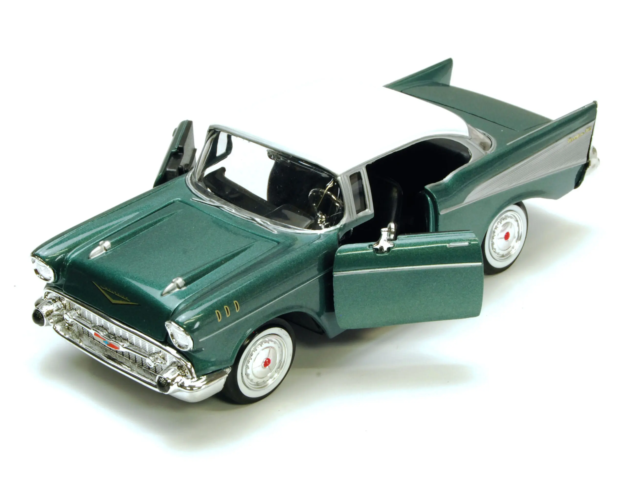 Motormax 1957 Chevrolet Chevy Bel Air 1:24 diecast model araba