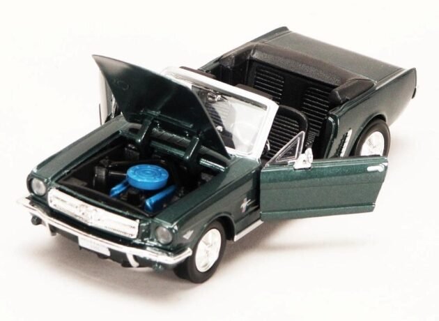 Motormax 1964 1/2 Ford Mustang 1:24 diecast model araba
