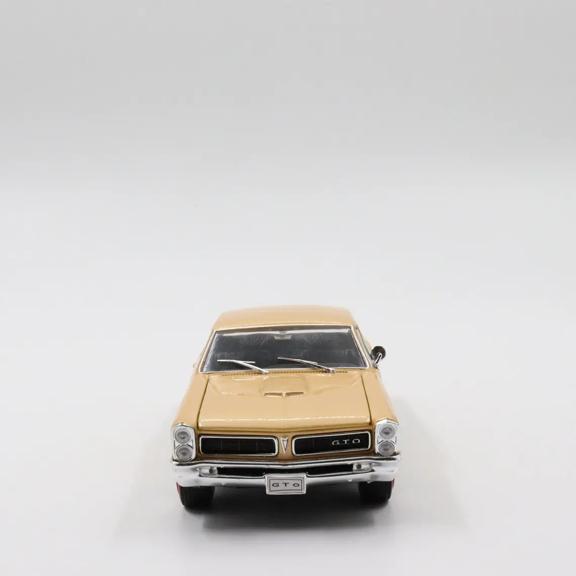 Welly 1965 Pontiac GTO 1:24 diecast model araba