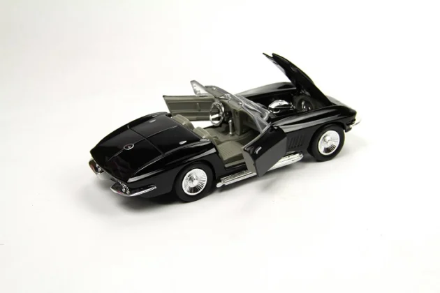 Motormax 1967 Corvette 1:24 diecast model araba
