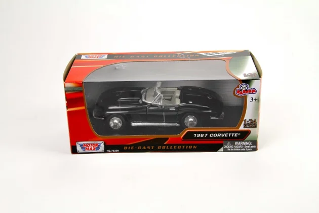 Motormax 1967 Corvette 1:24 diecast model araba