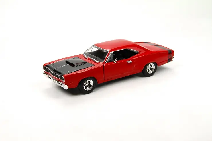 Motormax Dodge Coronet, 1969 Super Bee model araba, 1:24 diecast araba, klasik Amerikan kaslı araba, muscle car maket, Motormax model araç, koleksiyonluk Dodge modeli, lisanslı diecast araba, die cast model araba