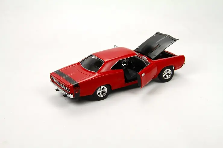 Motormax Dodge Coronet, 1969 Super Bee model araba, 1:24 diecast araba, klasik Amerikan kaslı araba, muscle car maket, Motormax model araç, koleksiyonluk Dodge modeli, lisanslı diecast araba, die cast model araba