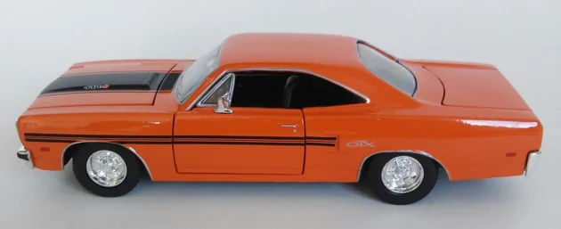 Maisto Plymouth GTX 1:25 ölçek diecast model araba