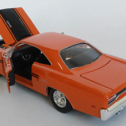 Maisto Plymouth GTX 1:25 ölçek diecast model araba