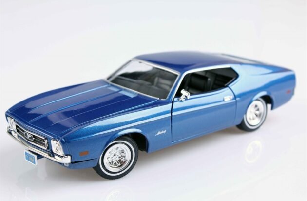 Motormax 1971 Ford Mustang 1:24 die cast model araba