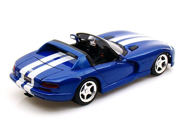 Maisto 1997 Dodge Viper RT/10 1:24 diecast model araba