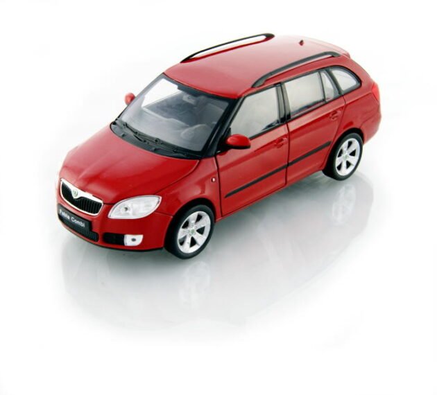 Skoda Fabia Combi 2 Welly 1:24 diecast model araba | Hayran Model
