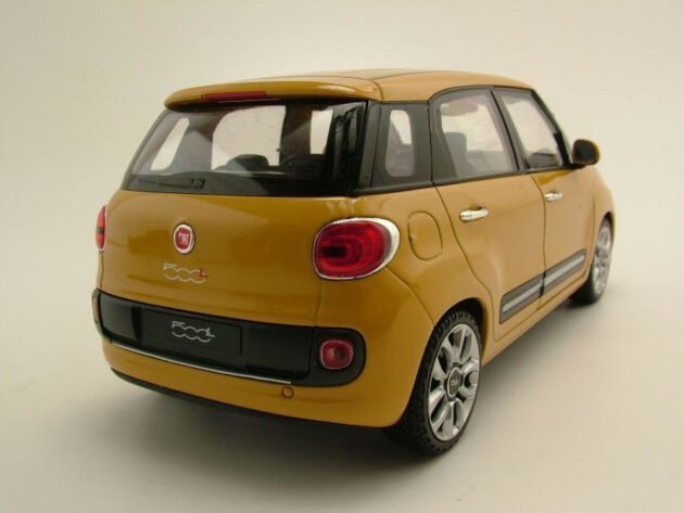 Welly 2013 Fiat 500L 1:24 Ölçek Diecast Model Araba
