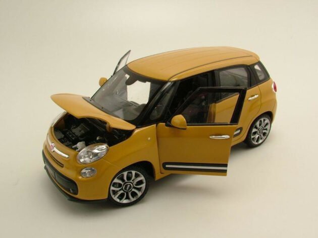 Welly 2013 Fiat 500L 1:24 Ölçek Diecast Model Araba