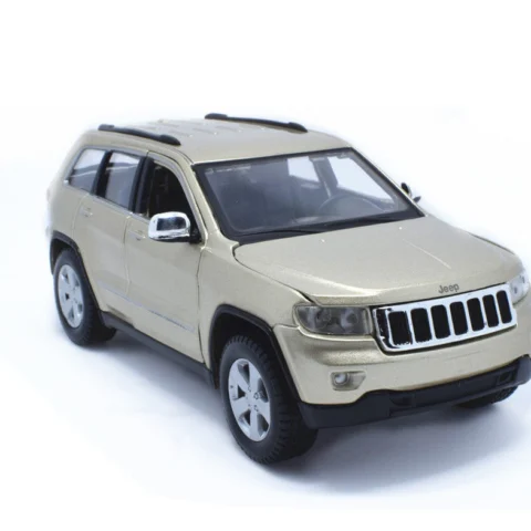 Maisto Jeep Grand Cherokee Laredo 1:24 ölçek diecast model araba