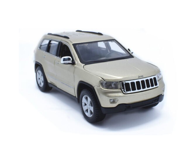 Maisto Jeep Grand Cherokee Laredo 1:24 ölçek diecast model araba