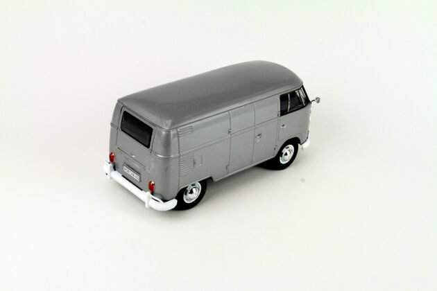 Volkswagen T1 delivery van 1:24 motormax diecast model araba