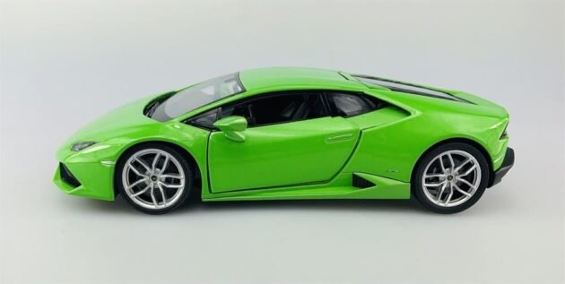Welly 1:24 Lamborghini Huracán Coupé Diecast Model Araba