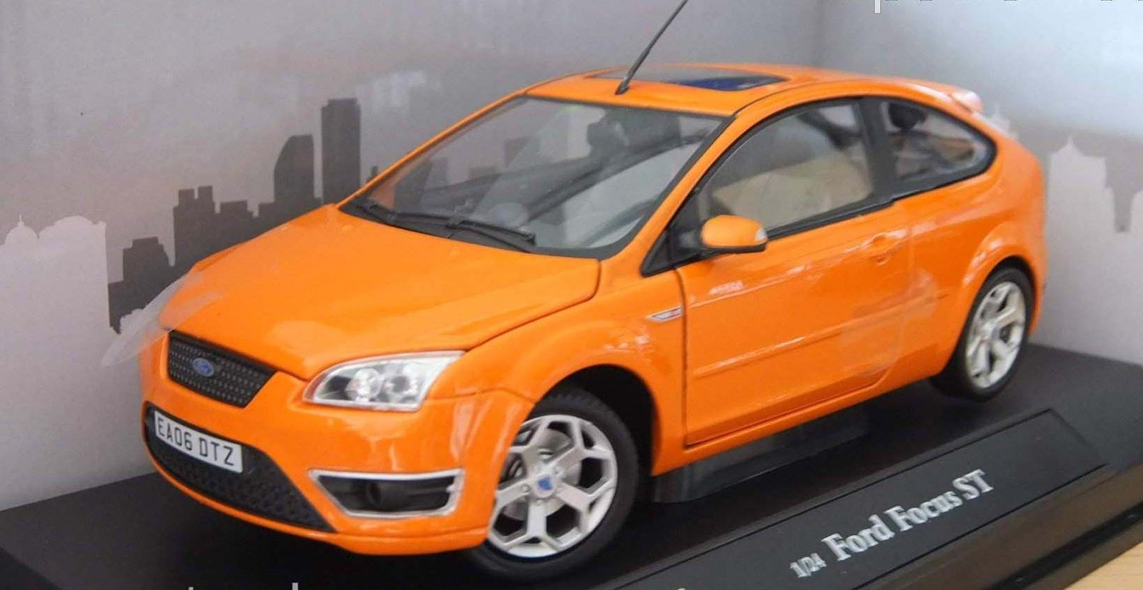 Ford Focus ST 1:24 ölçek Cararama diecast metal model araba