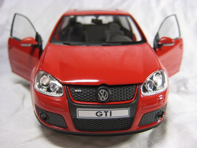 Golf GTI 1:24 ölçek Cararama diecast metal model araba