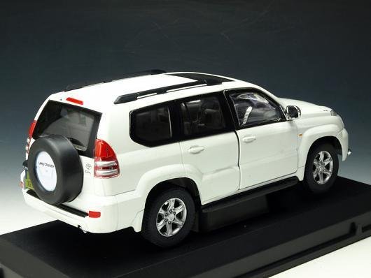 Toyota Land Cruiser Prado 1:24 ölçek Cararama diecast metal model araba