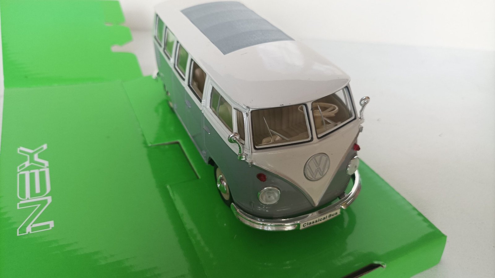 Welly 1963 Volkswagen T1 Bus 1:24 Nex Models diecast model araba