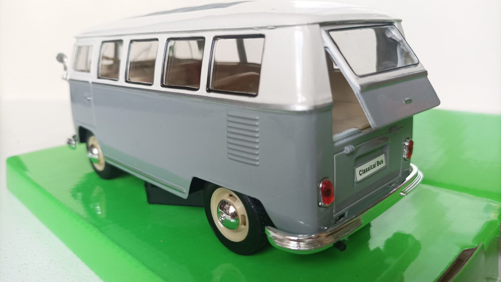 Welly 1963 Volkswagen T1 Bus 1:24 Nex Models diecast model araba