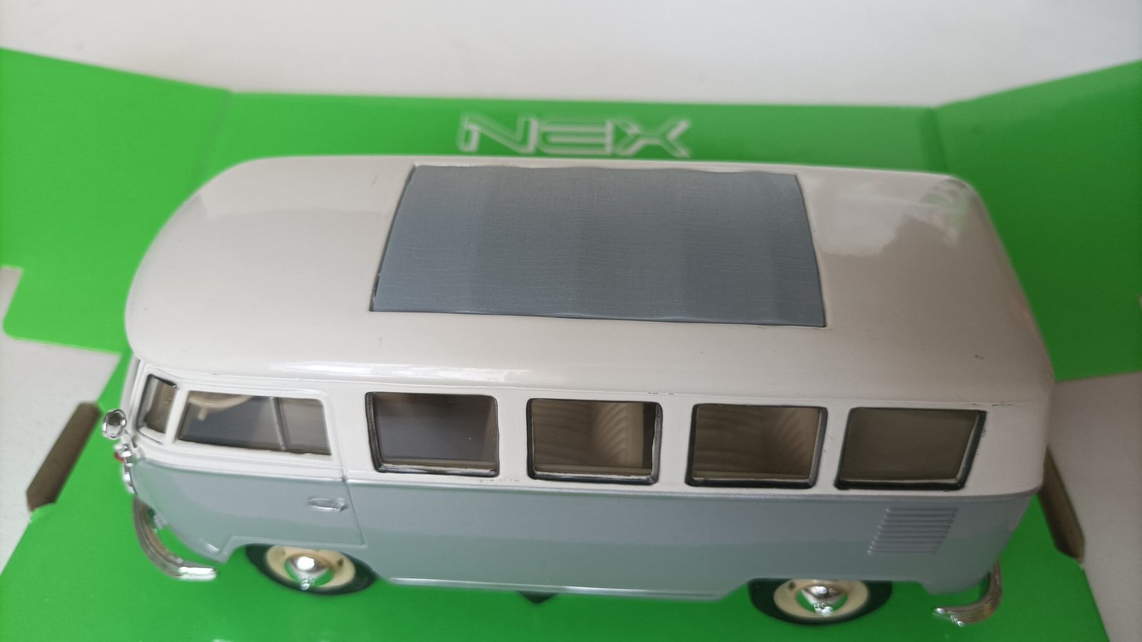 Welly 1963 Volkswagen T1 Bus 1:24 Nex Models diecast model araba