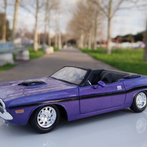 Maisto 1:24 Dodge Challenger R/T Convertible Diecast Model Araba