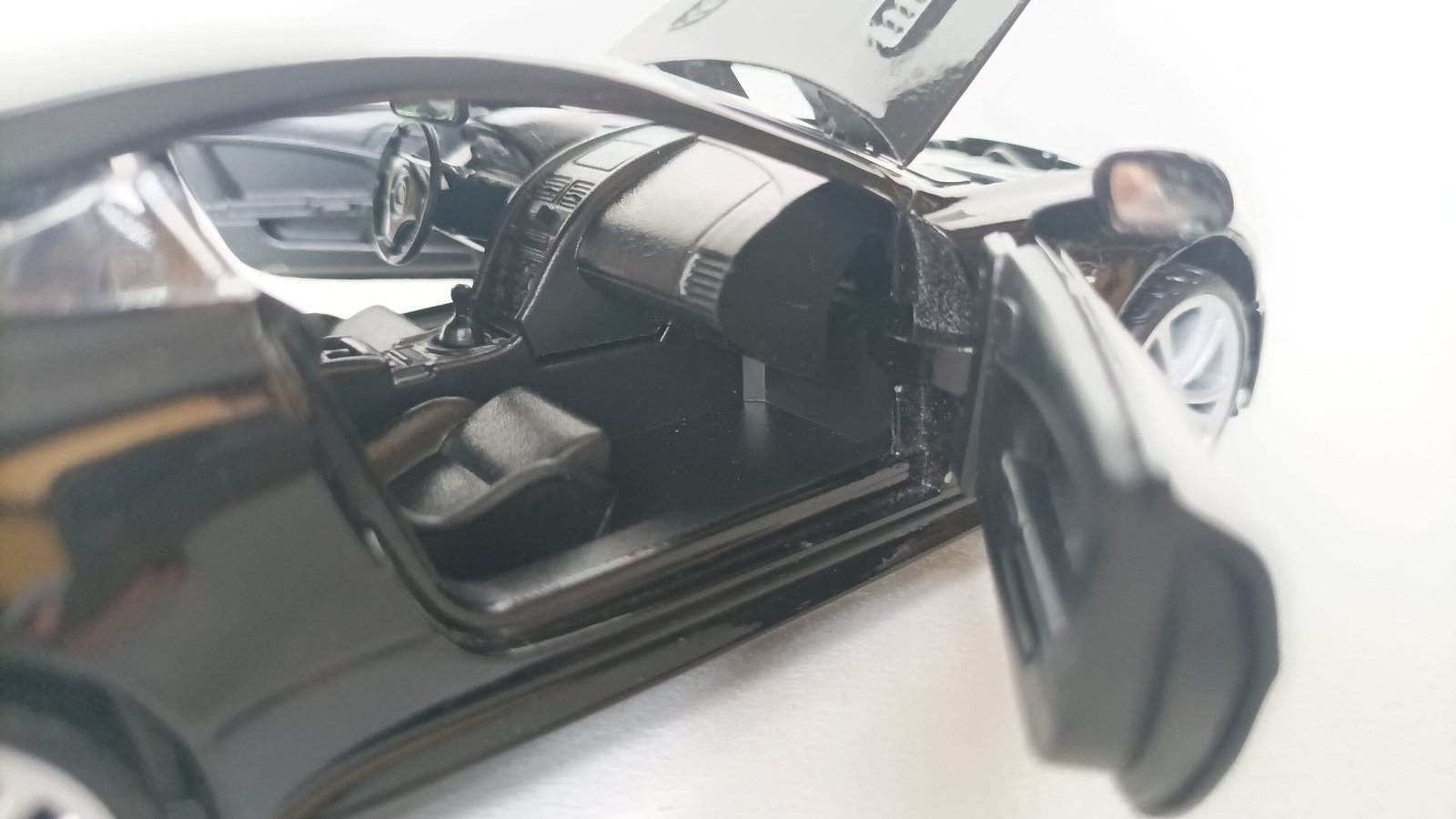 Aston Martin v12 Vantage Diecast Model Araba Motormax
